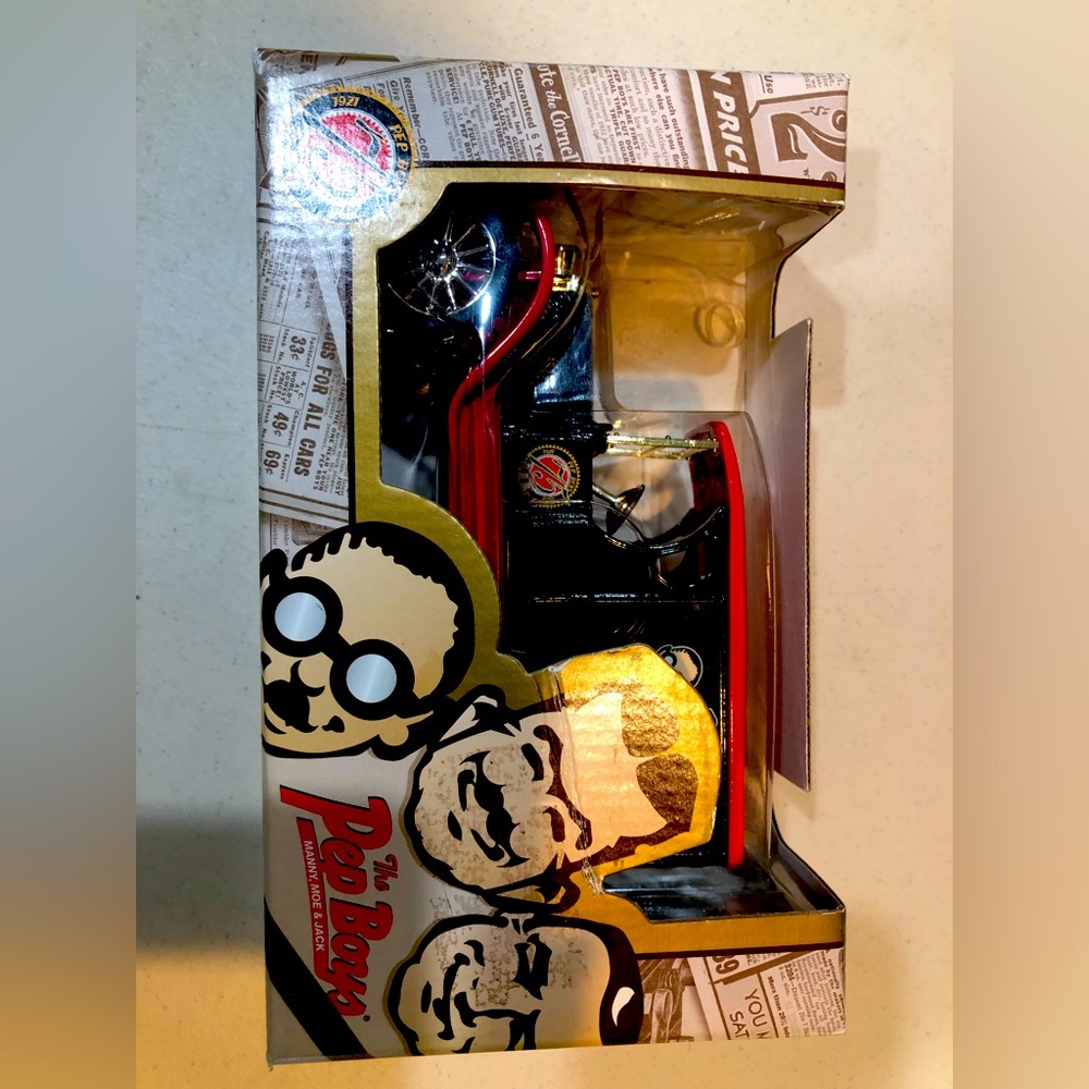 PreLoved Truck Bank PepBoys collectible new in box ERTL Collectibles #F976